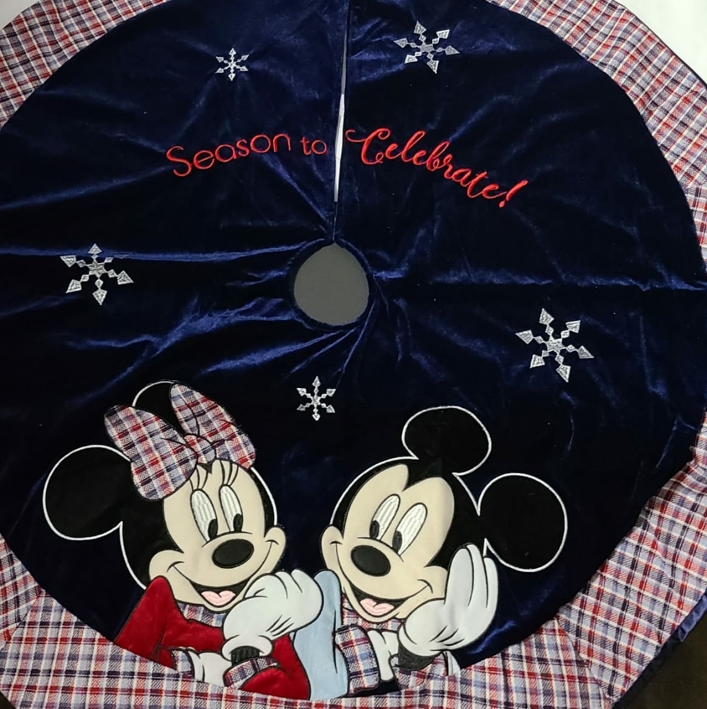 Disney Mickey and Minnie Mouse Christmas Tree Shirt